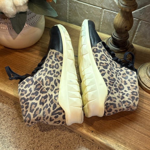 Leopard Print Black Ankle Boots - Great Used Condition - Picture 5 of 7